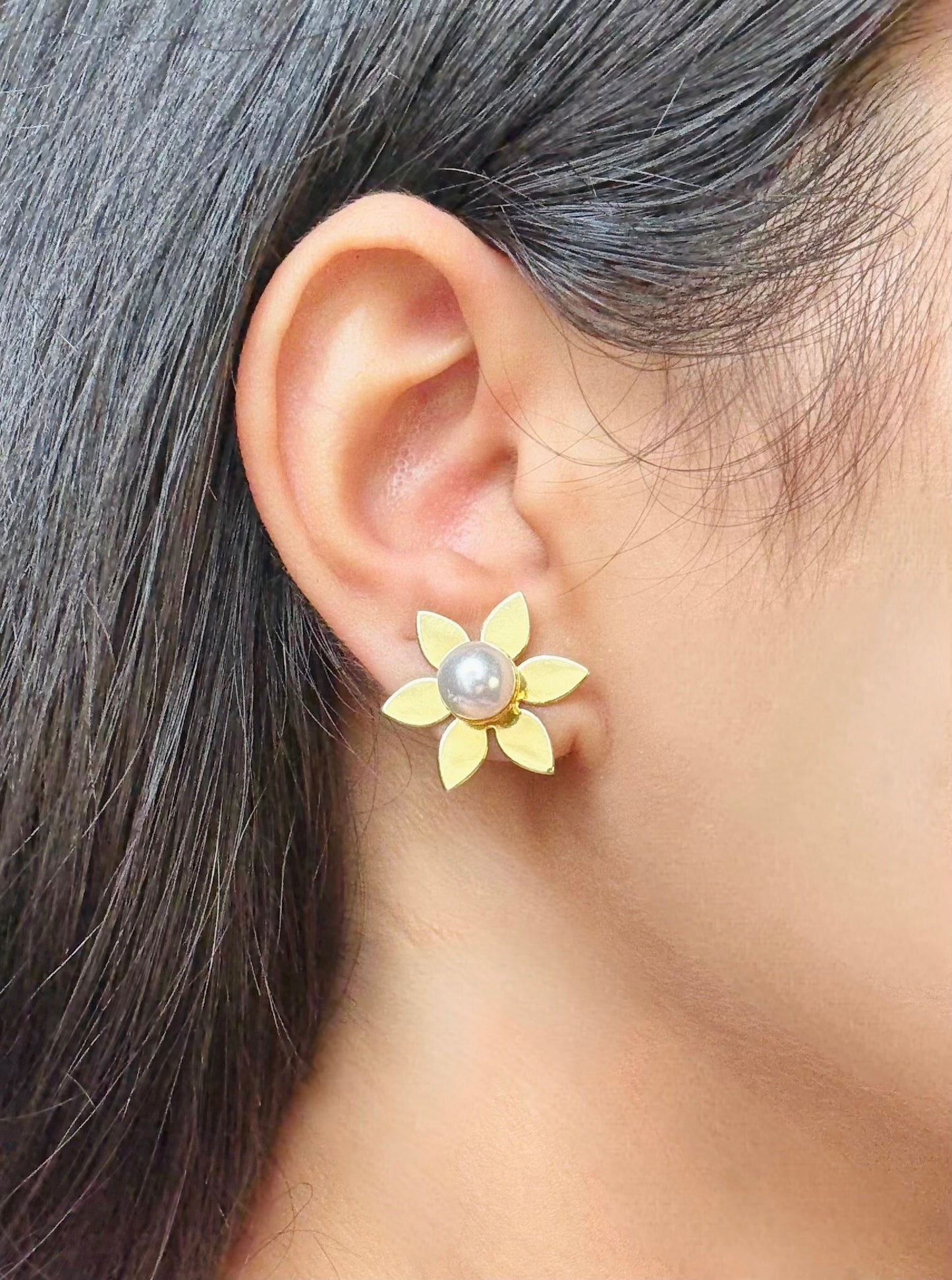 ANTI TARNISH FLOWER EARRING